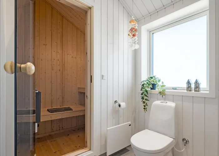 Semesterbostad Lovely In With Sauna